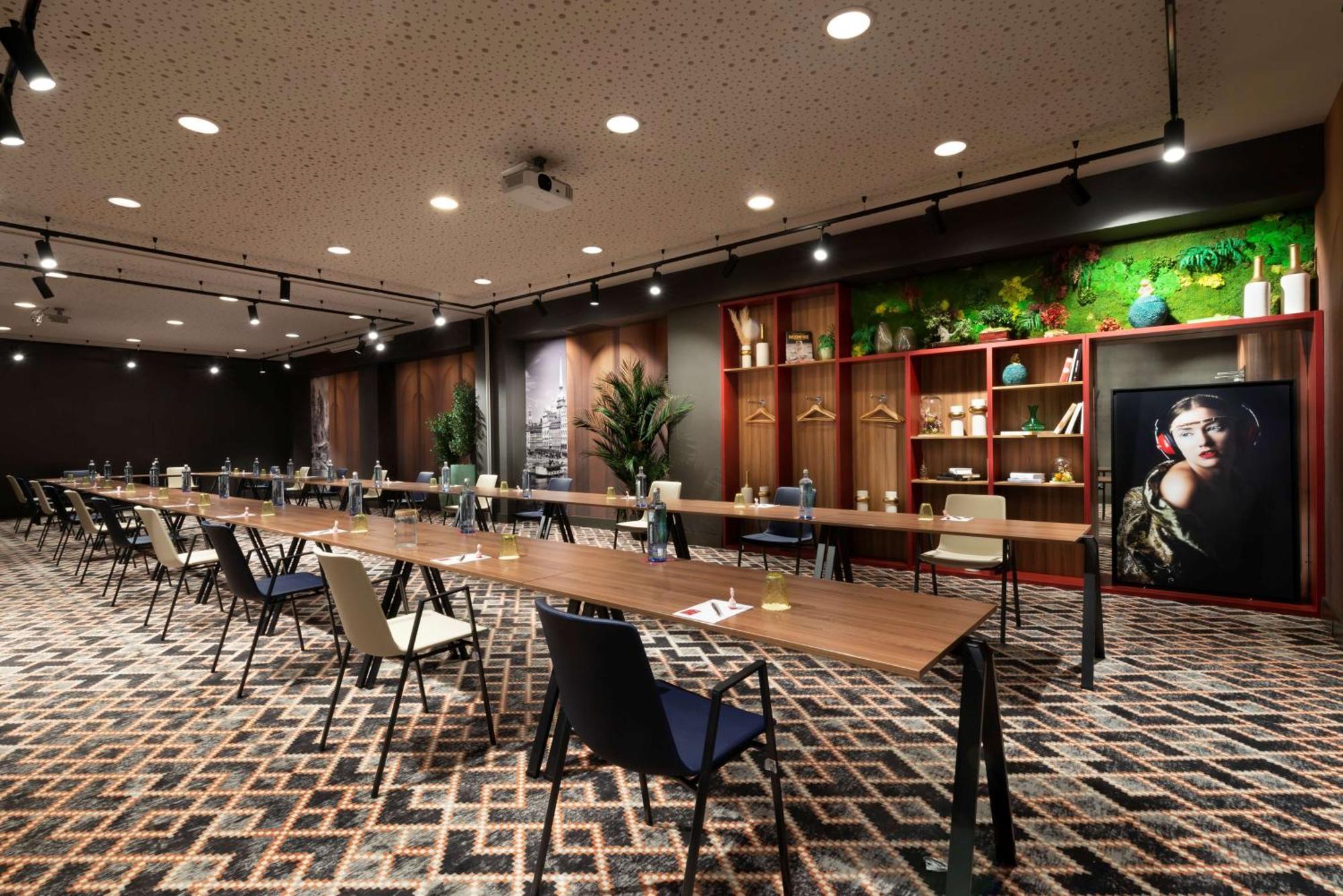 Nh Collection Madrid Suecia Hotel Exterior photo The interior of the library