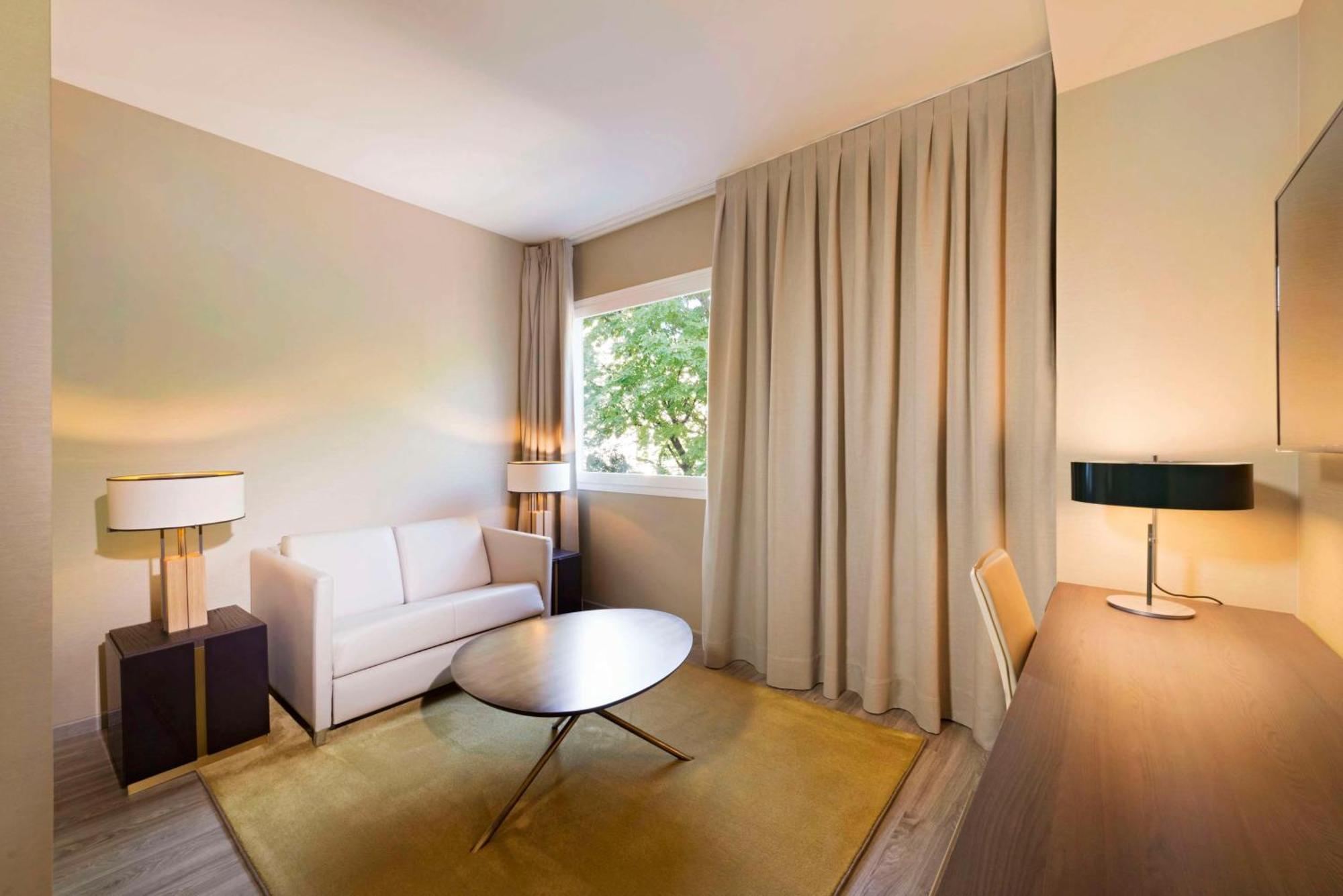 Nh Collection Madrid Suecia Hotel Exterior photo A room at the hotel